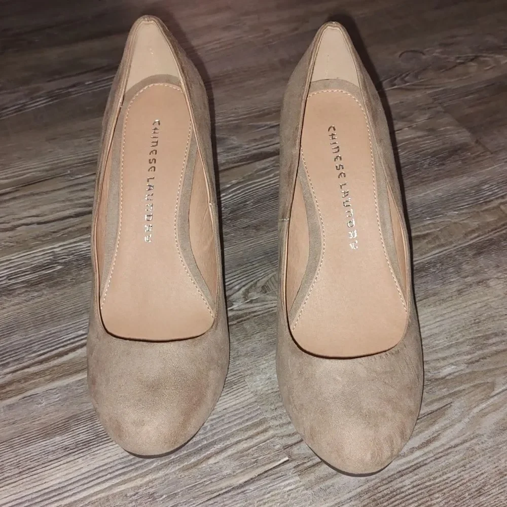 Chinese LaundryZ-Happy Land taupe thick heel dress shoe Sz 10
